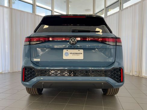 New 2026 Volkswagen Tiguan SE R-Line image 10