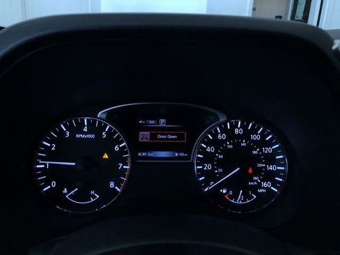 Used 2017 Nissan Pathfinder S image 31