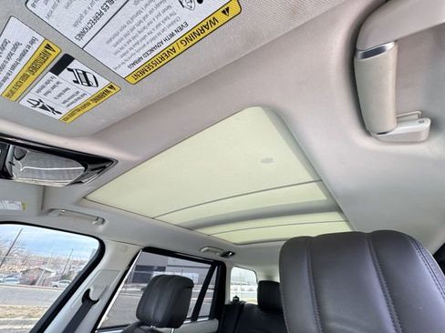 Used 2019 Land Rover Range Rover Long Wheelbase Supercharged image 18