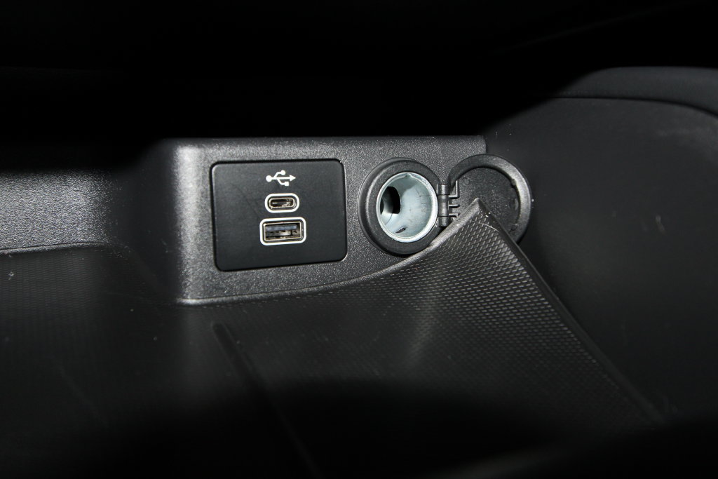 Used 2024 Ford Escape SE FWD image 17