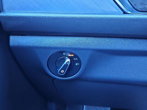 Used 2024 Volkswagen Jetta SE image 14