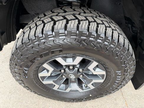 Used 2017 Toyota Tacoma TRD Off-Road w/ Tow Package (A/T) AWD/4WD image 20