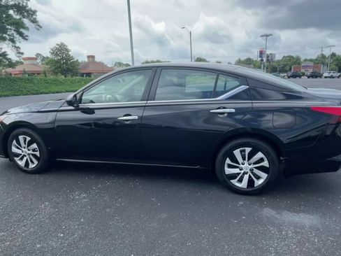 Used 2024 Nissan Altima 2.5 S FWD image 6
