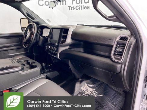 Used 2024 RAM 3500 Tradesman w/ Chrome Appearance Group image 25