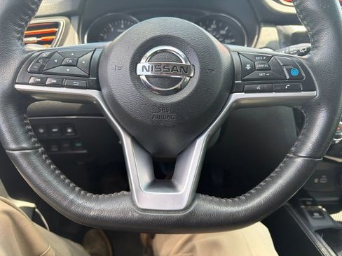 Used 2020 Nissan Rogue SV AWD/4WD image 11