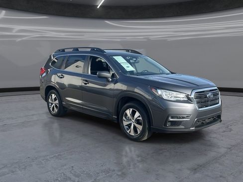 Used 2022 Subaru Ascent Premium w/ Convenience Package AWD/4WD image 2
