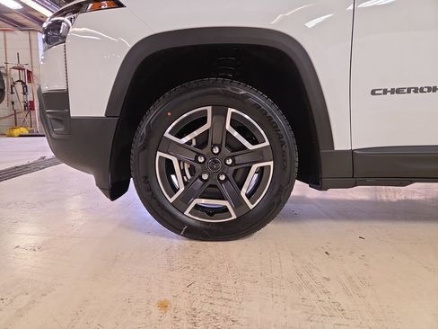 New 2026 Jeep Cherokee Limited image 25