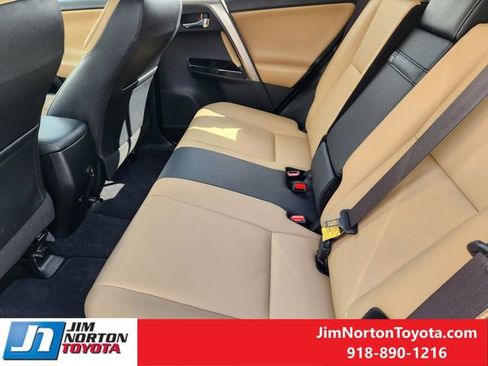 Used 2018 Toyota RAV4 Limited image 33