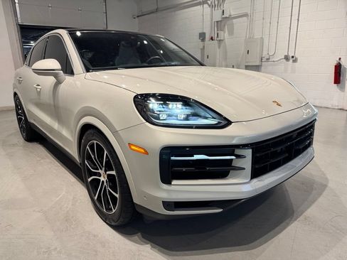 Used 2025 Porsche Cayenne Coupe AWD/4WD image 10