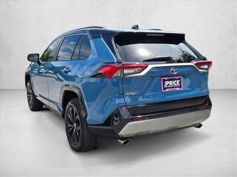 Used 2022 Toyota RAV4 XSE AWD/4WD image 8