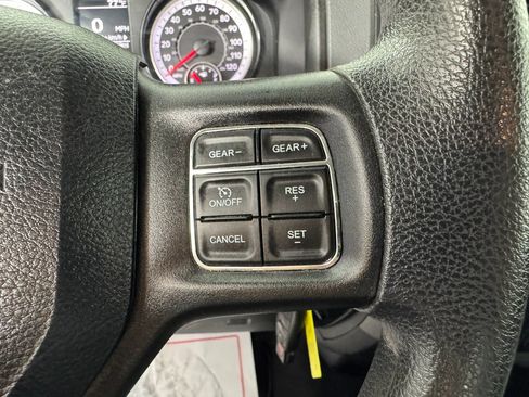 Used 2018 RAM 1500 Express AWD/4WD image 16