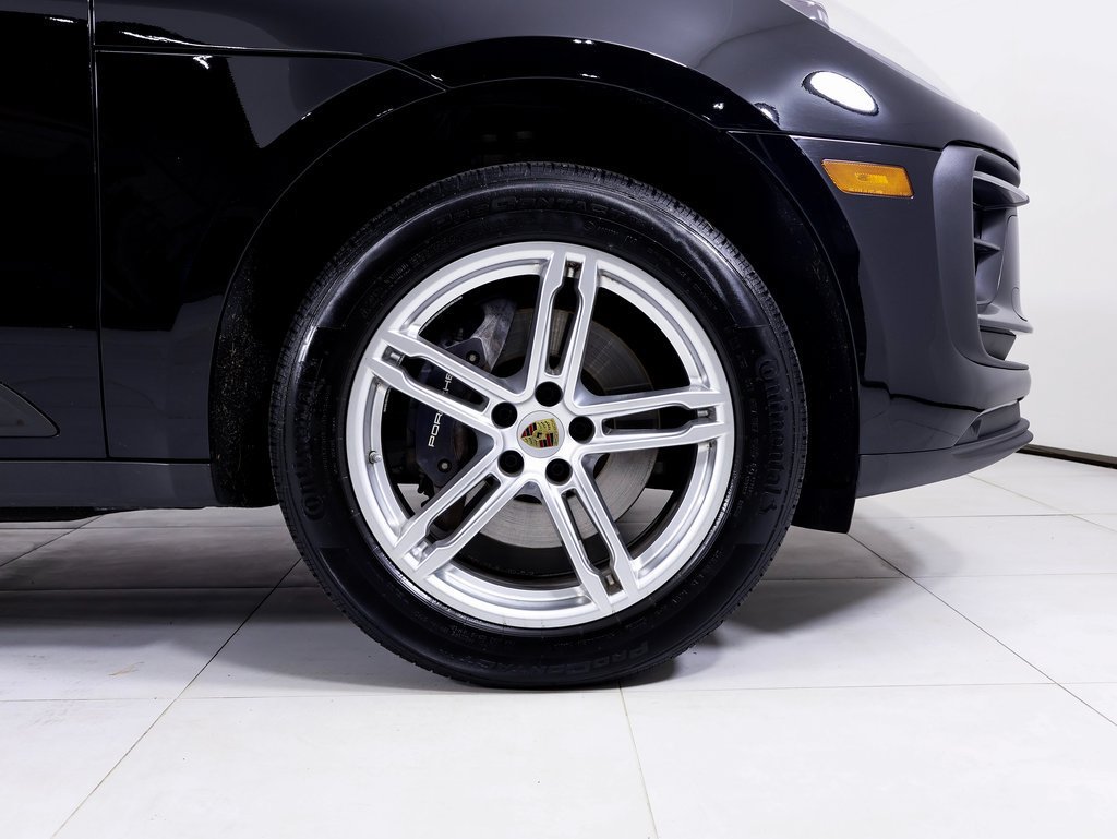 Used 2025 Porsche Macan AWD/4WD image 22