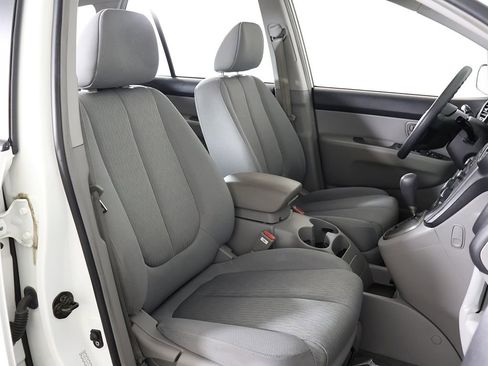 Used 2007 Kia Rondo LX w/ Convenience Pkg image 24