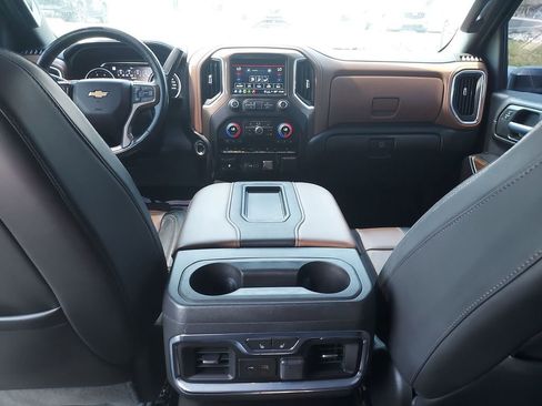 Used 2022 Chevrolet Silverado 3500 High Country image 10
