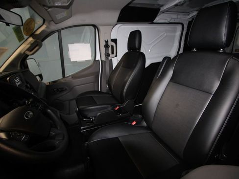 Used 2024 Ford Transit 150 Low Roof RWD image 4