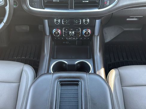 Used 2022 GMC Yukon XL SLT w/ SLT Luxury Package image 25