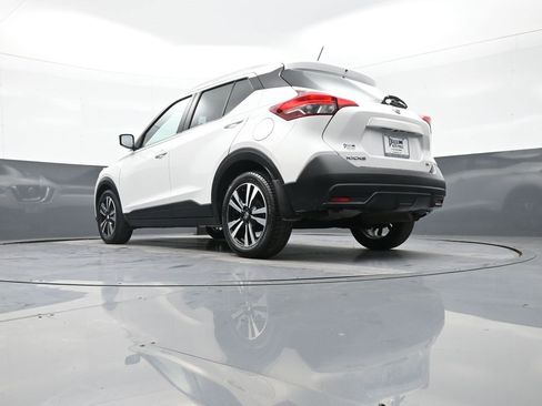 Used 2018 Nissan Kicks SV image 30