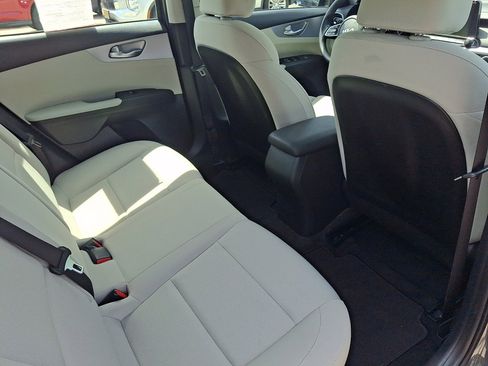 Used 2023 Kia Forte LXS w/ LXS Technology Package FWD image 17