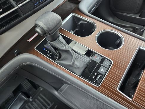 Used 2024 Toyota Sienna LE image 28