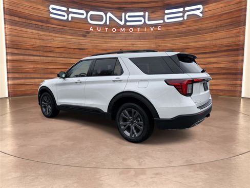 New 2026 Ford Explorer Active w/ Active Comfort Package image 3