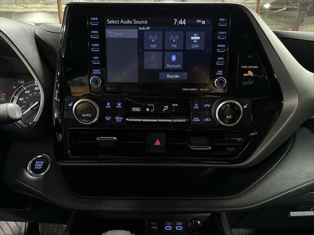 Certified 2022 Toyota Highlander XLE AWD/4WD image 22