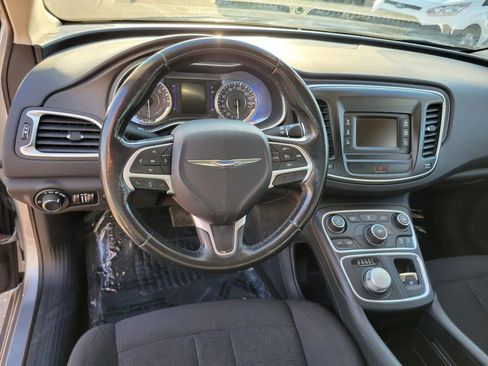 Used 2015 Chrysler 200 Limited w/ Convenience Group image 6