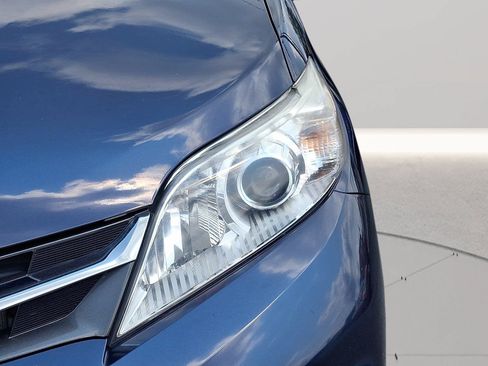 Used 2020 Toyota Sienna XLE Premium w/ Carpet Mat Package FWD image 27