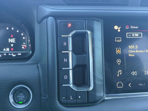 Used 2023 GMC Yukon XL Denali image 23