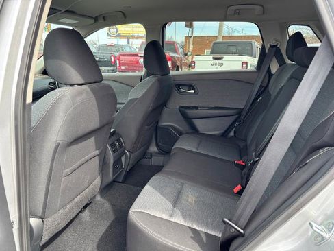 Used 2022 Nissan Rogue SV image 11