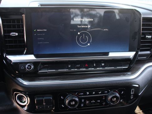 Used 2025 Chevrolet Silverado 2500 LT w/ Convenience Package image 25