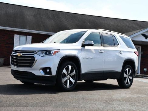 Used 2021 Chevrolet Traverse LT w/ LT Premium Package image 3