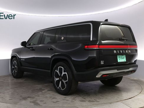 Used 2024 Rivian R1S Adventure image 17