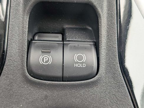 Used 2020 Toyota Corolla LE FWD image 22