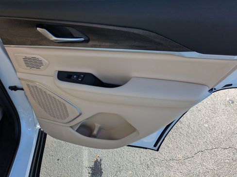 New 2026 Jeep Grand Cherokee Limited image 29