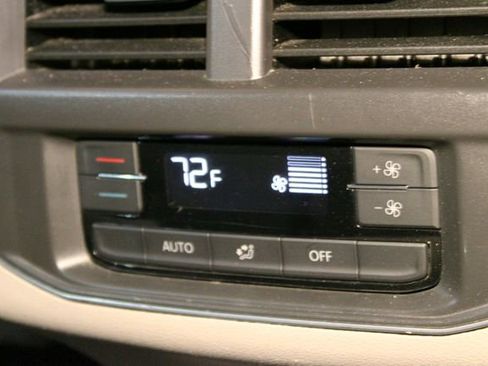 Used 2018 Volkswagen Atlas SE FWD image 16