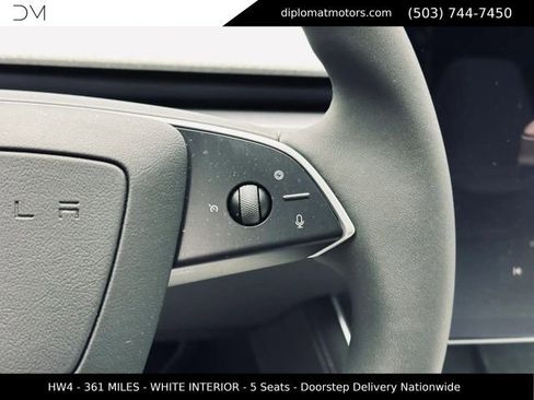 Used 2026 Tesla Model Y AWD image 30