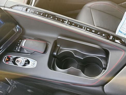 Used 2024 Chevrolet Corvette Stingray Premium Conv w/ Z51 Performance Package image 20