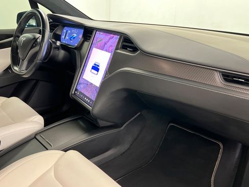 Used 2021 Tesla Model X Performance image 24