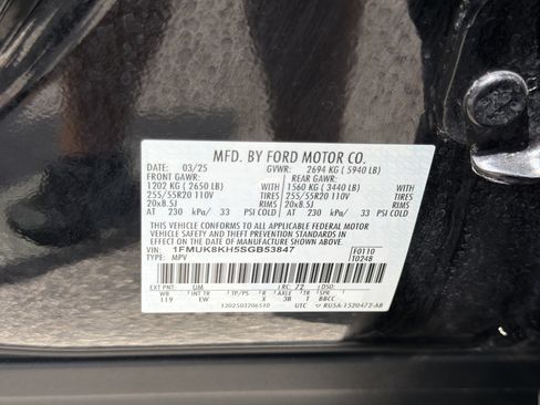 Used 2025 Ford Explorer ST-Line AWD/4WD image 32