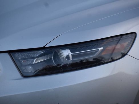 Used 2013 Ford Taurus SHO image 37