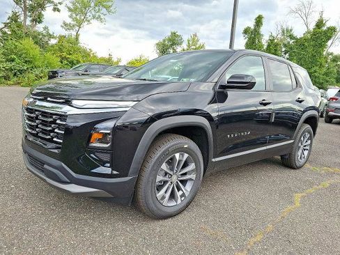 New 2026 Chevrolet Equinox LT w/ Convenience Package II AWD/4WD image 2