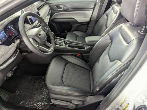 New 2026 Jeep Compass Latitude image 9