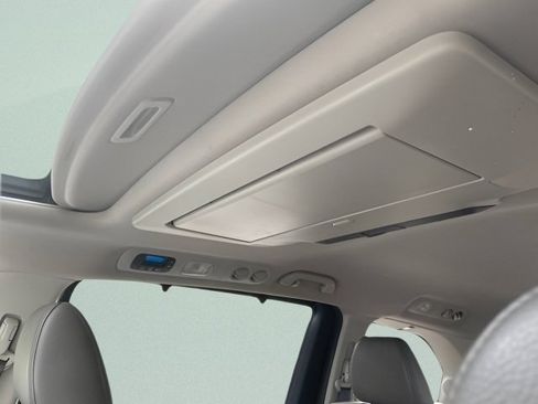Used 2012 Honda Odyssey Touring image 25