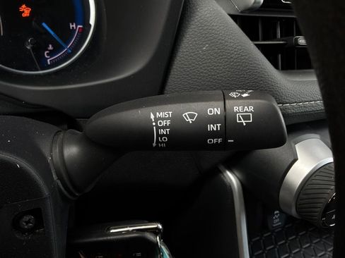 Used 2025 Toyota RAV4 LE AWD/4WD image 33