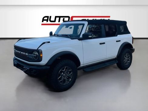 Used 2025 Ford Bronco Badlands AWD/4WD image 3