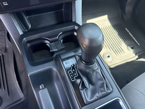 Used 2019 Toyota Tacoma SR AWD/4WD image 15