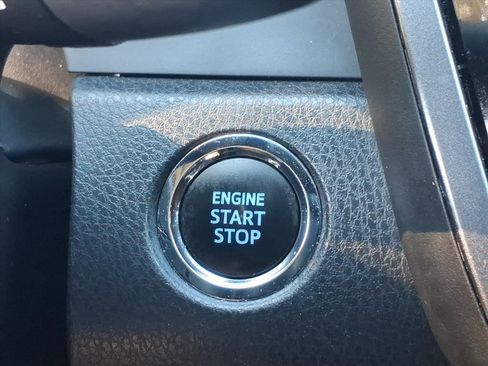 Used 2023 Toyota Camry SE image 13