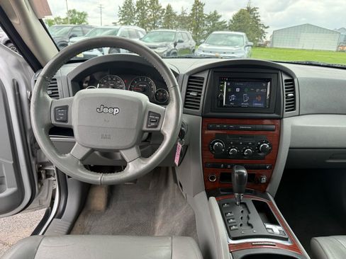 Used 2005 Jeep Grand Cherokee Limited AWD/4WD image 15