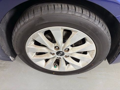 Used 2018 Kia Optima LX w/ 17" Alloy Wheels Package image 10