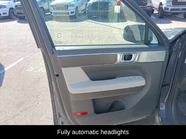 Used 2025 Hyundai Santa Fe SEL AWD/4WD image 14